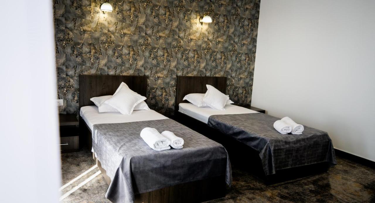 Motel Infinit Târgu Jiu Extérieur photo
