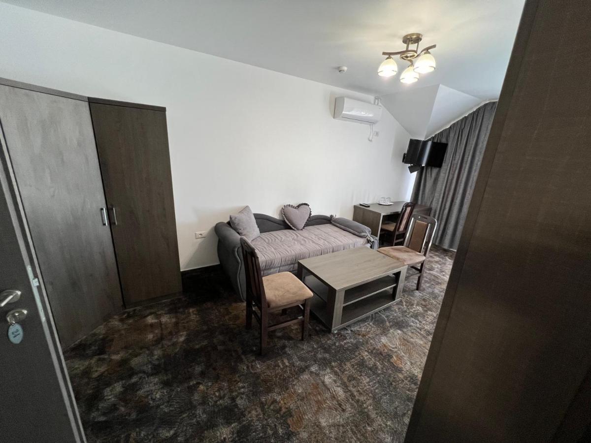 Motel Infinit Târgu Jiu Extérieur photo