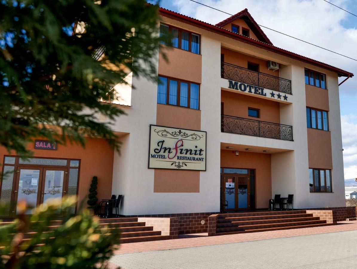 Motel Infinit Târgu Jiu Extérieur photo