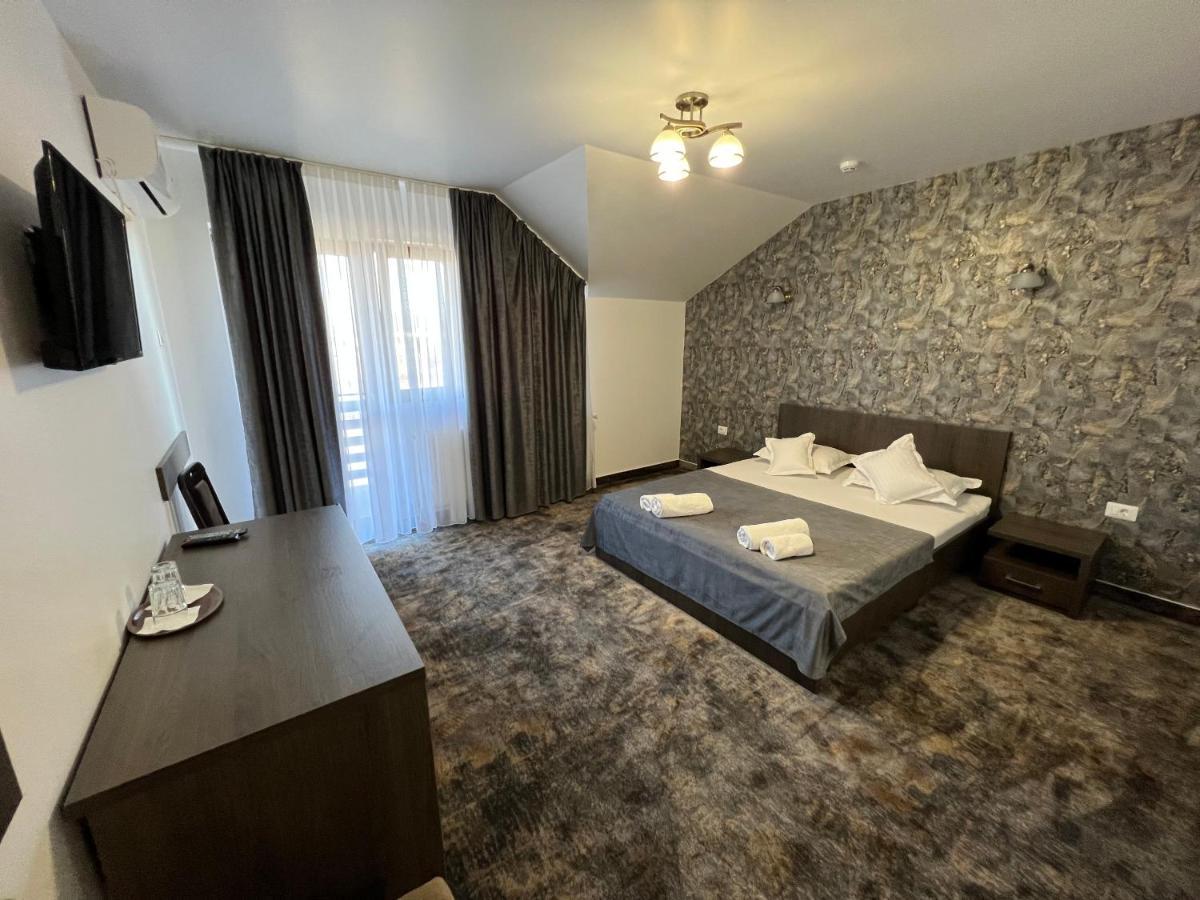 Motel Infinit Târgu Jiu Extérieur photo
