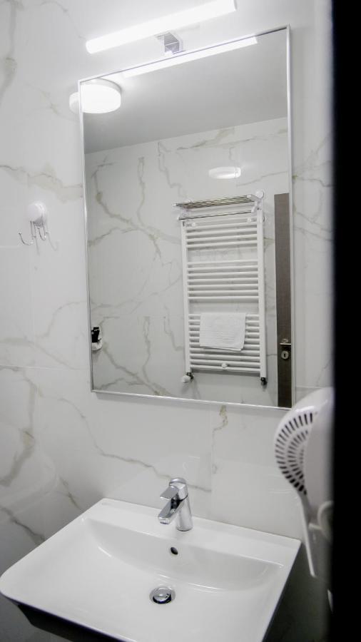 Motel Infinit Târgu Jiu Extérieur photo
