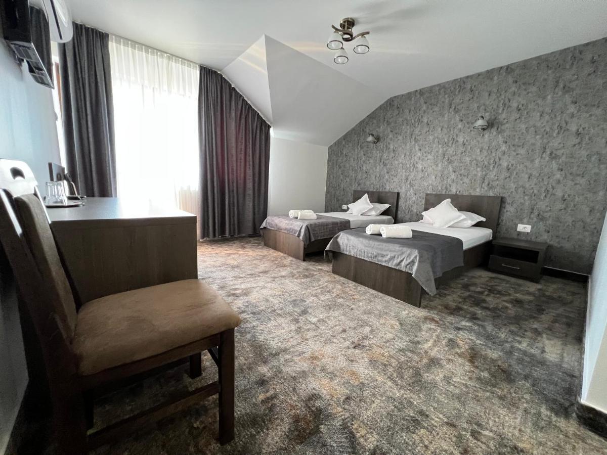 Motel Infinit Târgu Jiu Extérieur photo