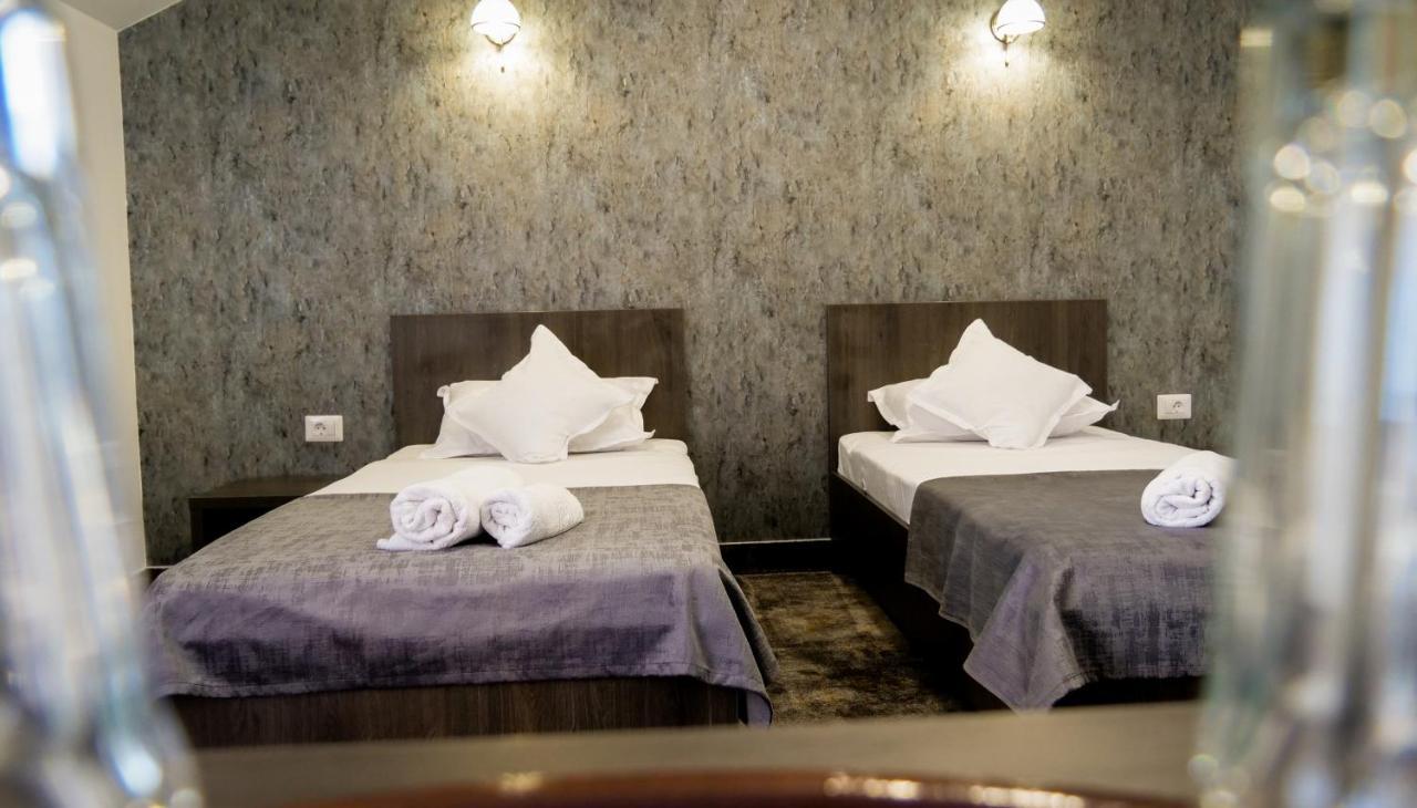 Motel Infinit Târgu Jiu Extérieur photo