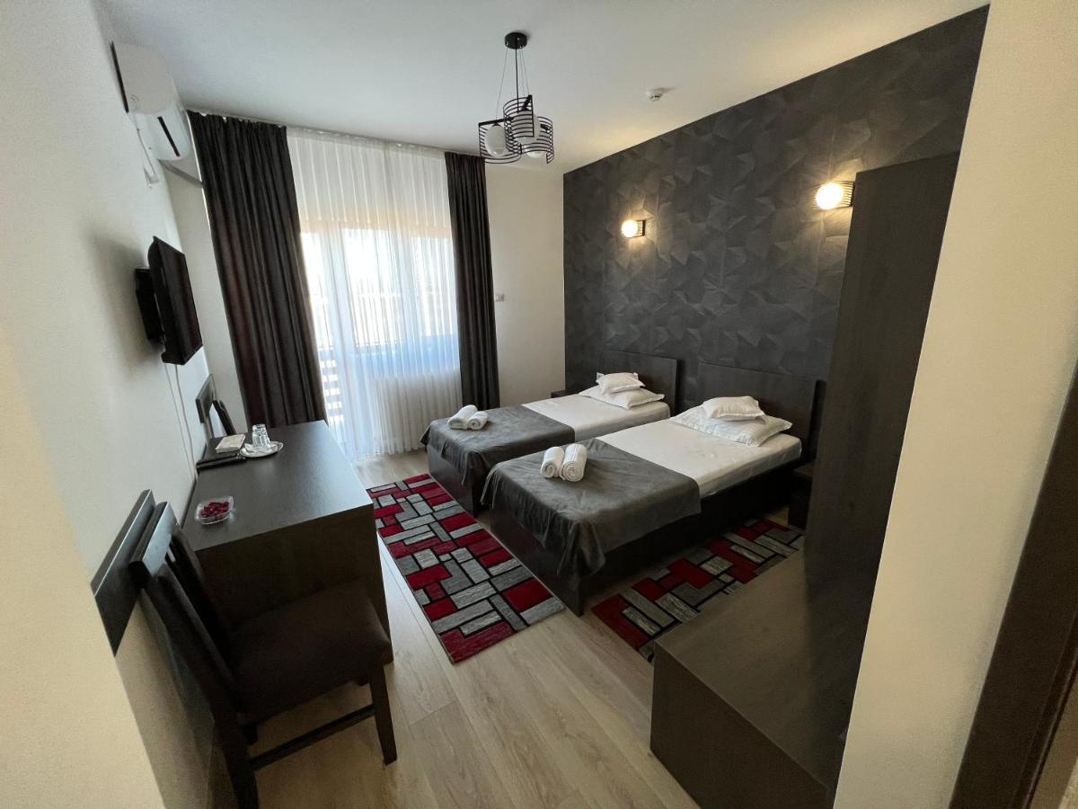 Motel Infinit Târgu Jiu Extérieur photo
