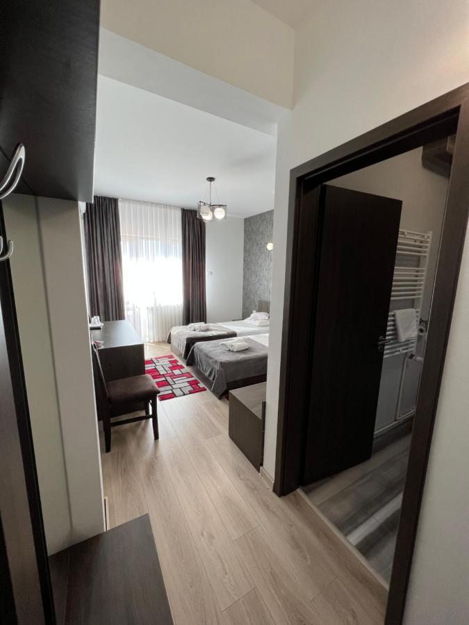 Motel Infinit Târgu Jiu Extérieur photo