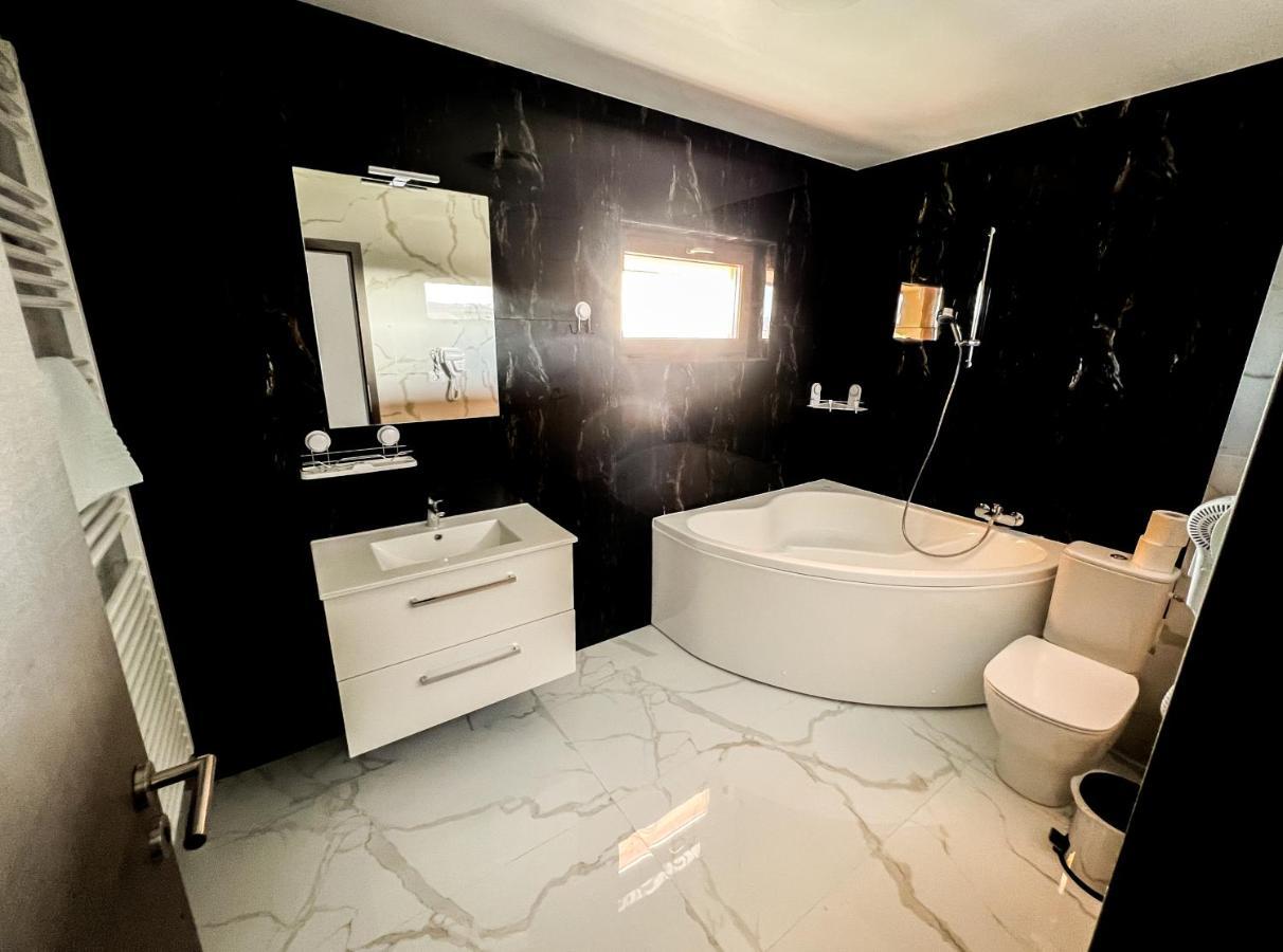 Motel Infinit Târgu Jiu Extérieur photo