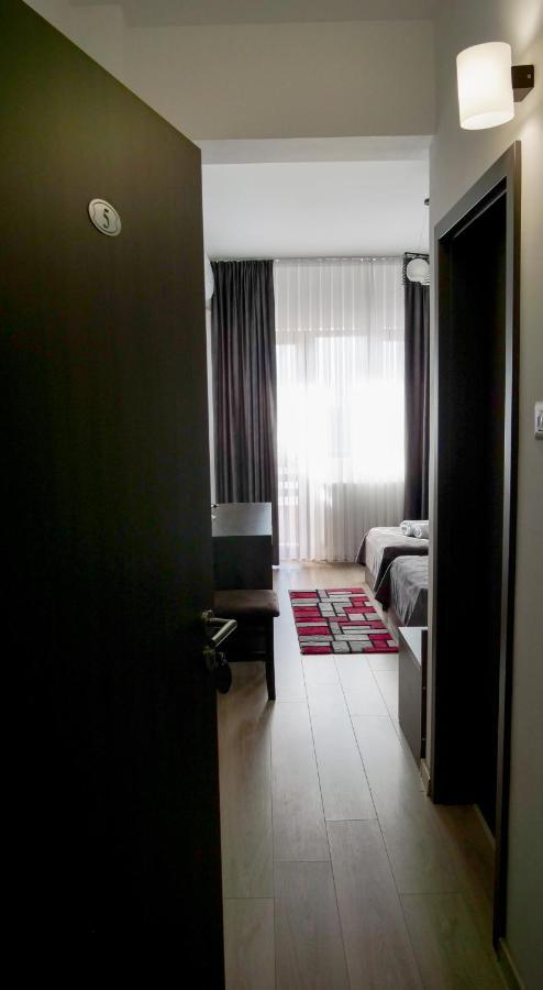Motel Infinit Târgu Jiu Extérieur photo