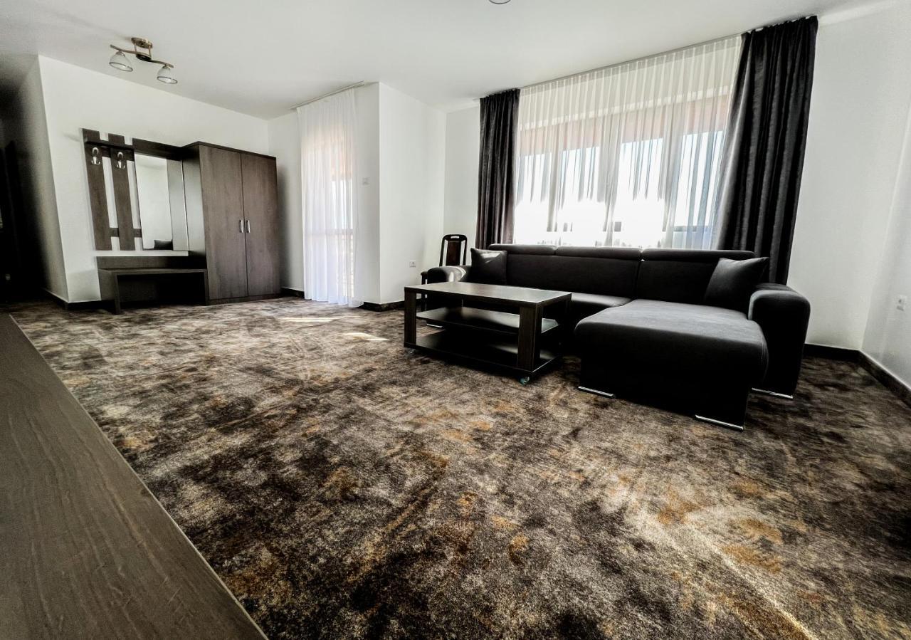 Motel Infinit Târgu Jiu Extérieur photo