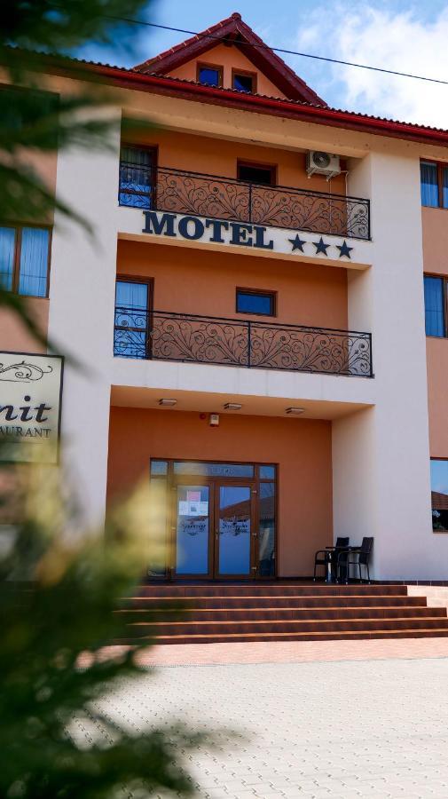 Motel Infinit Târgu Jiu Extérieur photo