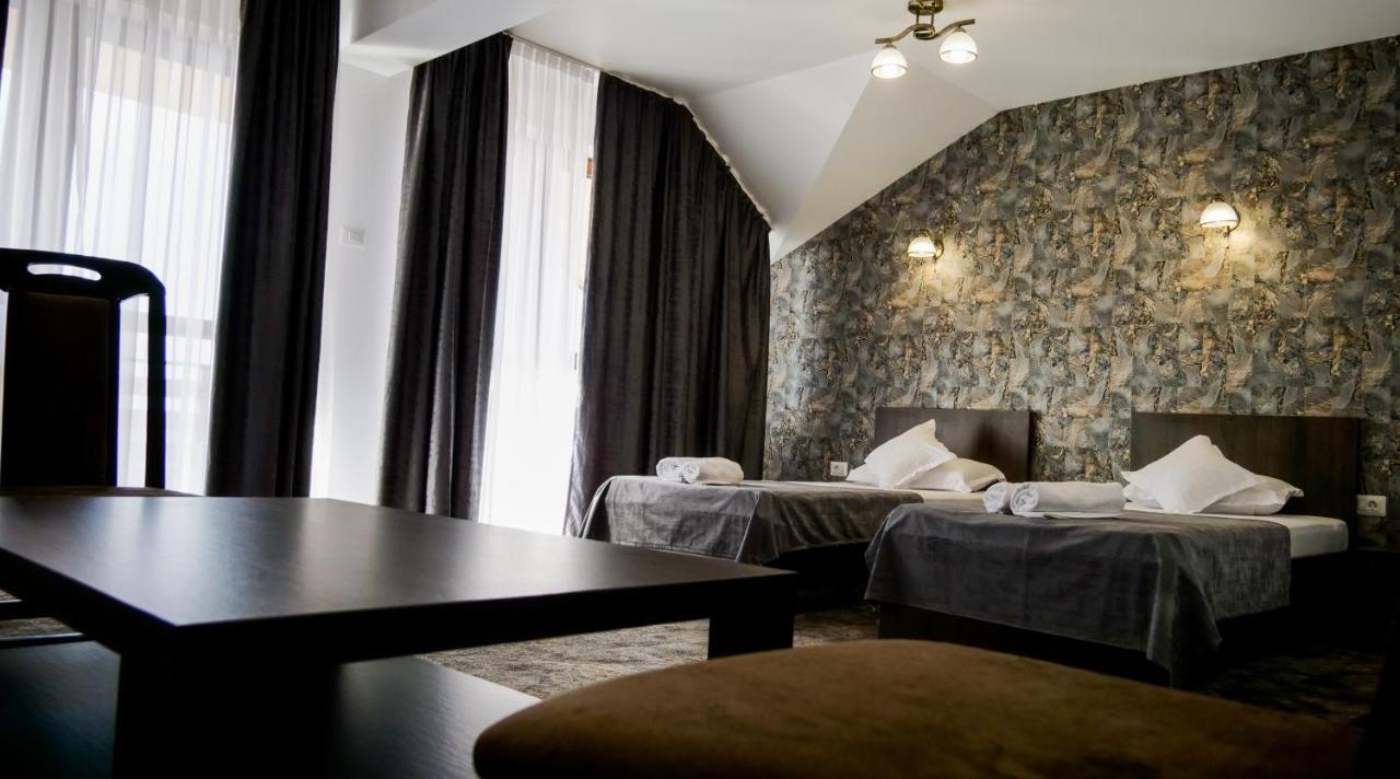 Motel Infinit Târgu Jiu Extérieur photo
