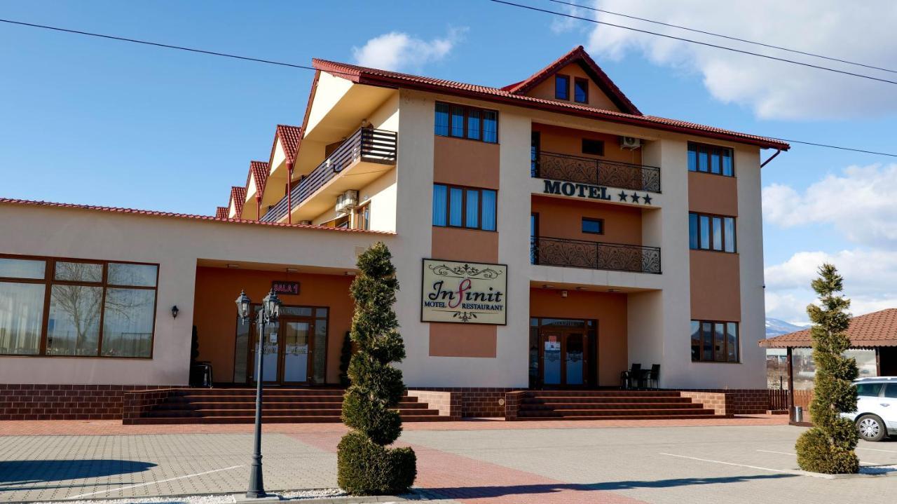 Motel Infinit Târgu Jiu Extérieur photo