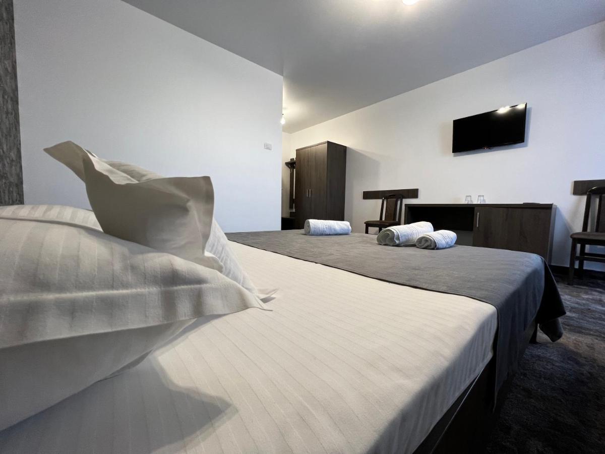 Motel Infinit Târgu Jiu Extérieur photo